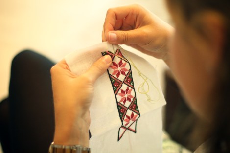 kamerastropp_broderi_02